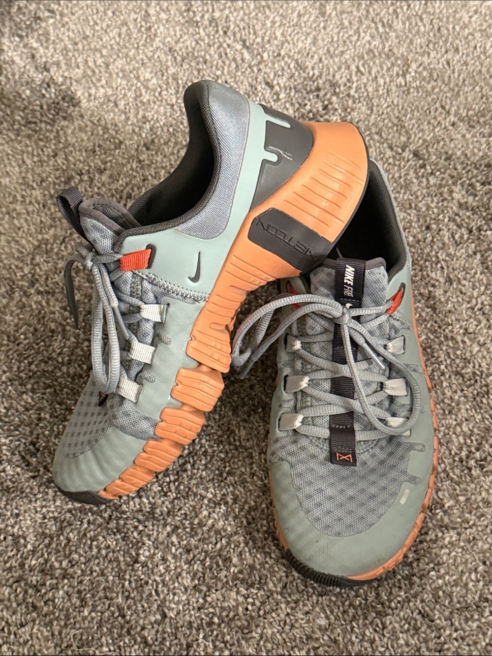 Nike Men’s Athletic Shoes Mint Green and Orange